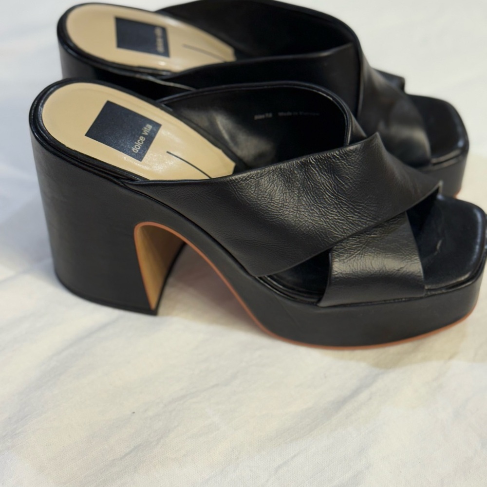 Dolce Vita - Women’s - Size 7.5 - Black Leather Platform Sandals
